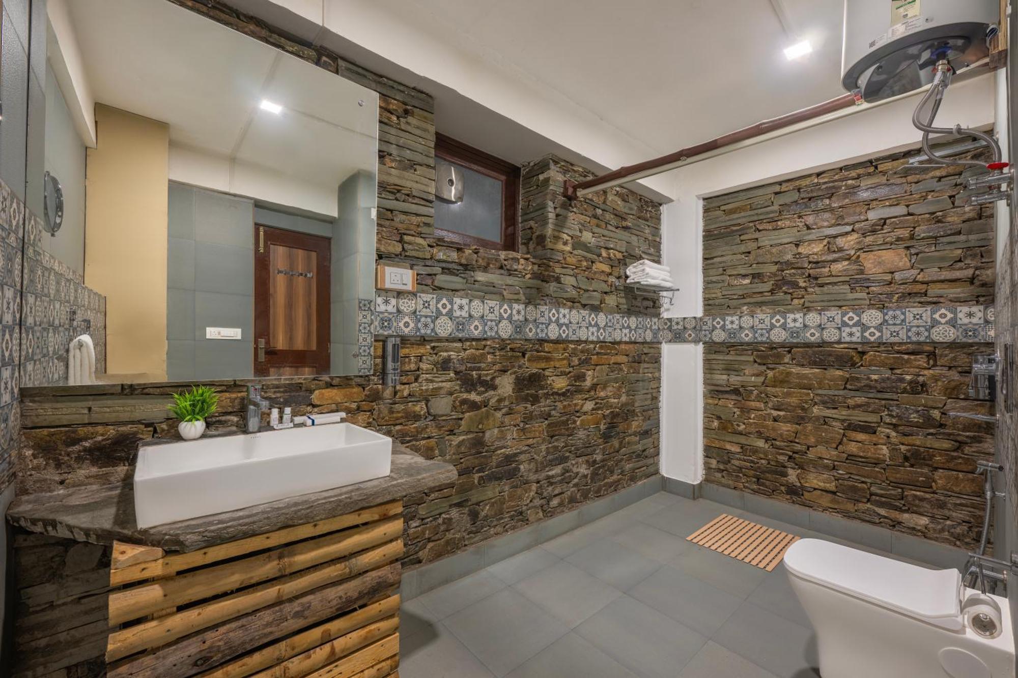 Hotel Wood Winds - A Best Valley View Hotel 西姆拉 外观 照片